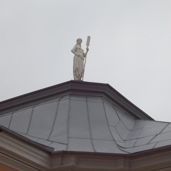девушка с веслом