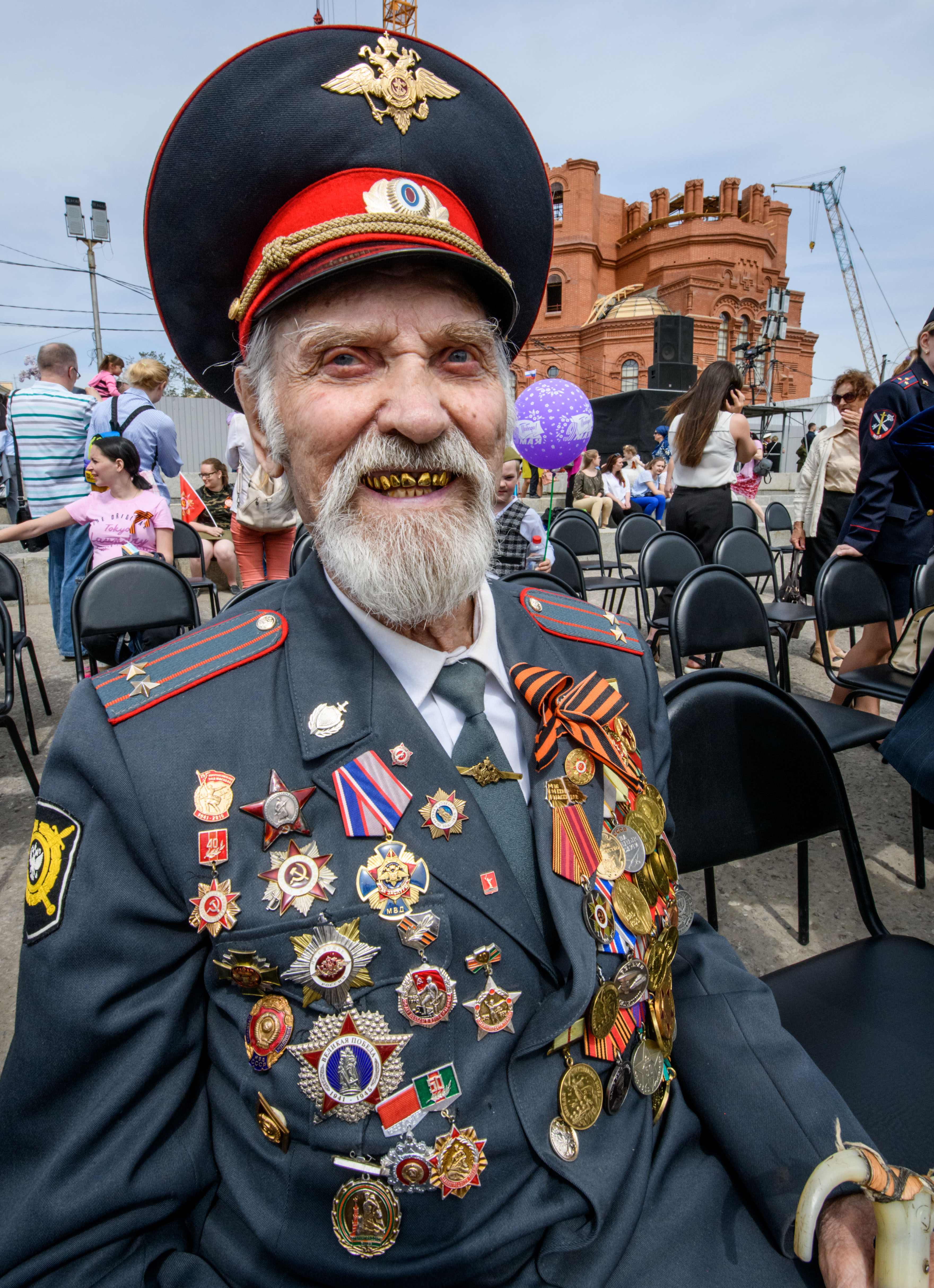 Ряженый почему одна. Лжеветераны Гицевич. Лев Гицевич ряженый. Ряженый ветеран Лев Гицевич. Ряженные генералы Гицевич.